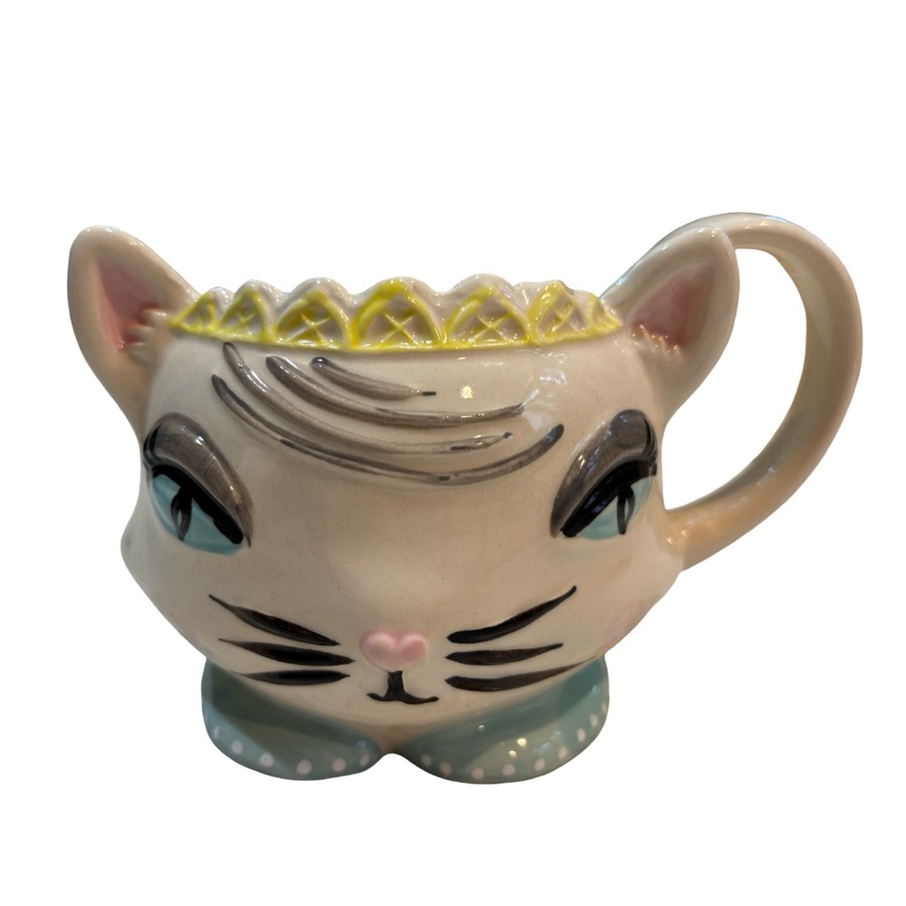 Home Essentials Cat Face Mug with Yellow and Blue Accents‎